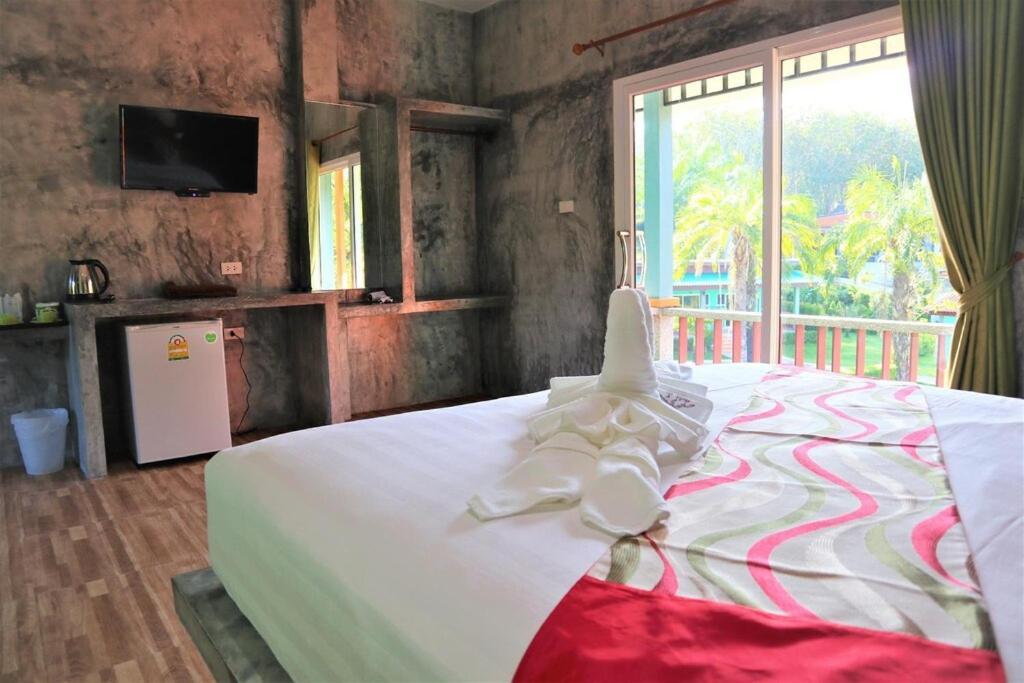 Tum Mai Kaew Lanta Ko Lanta